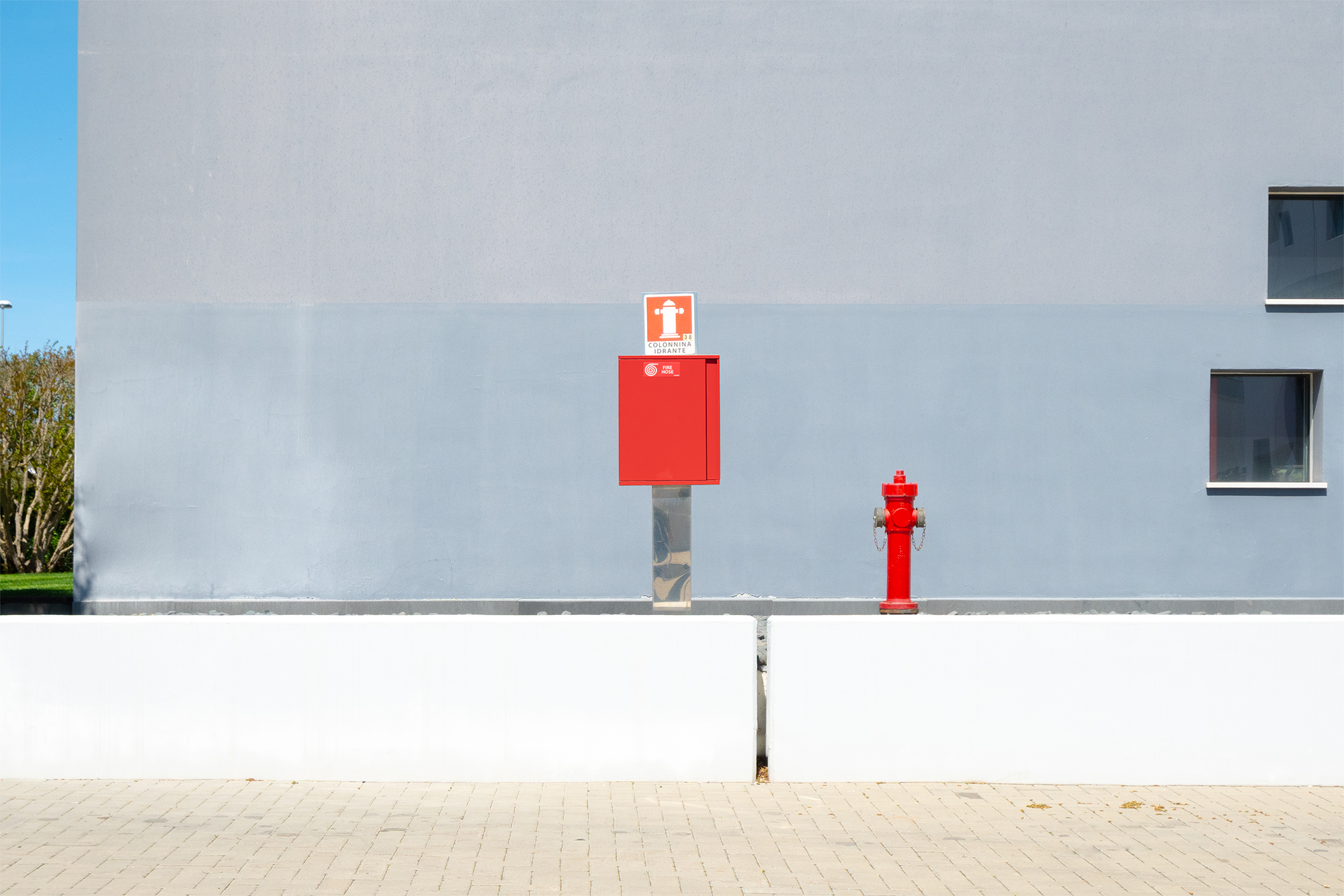 Clò_Uni70_Verniciato rosso+Piantana_PIENO_esterno
