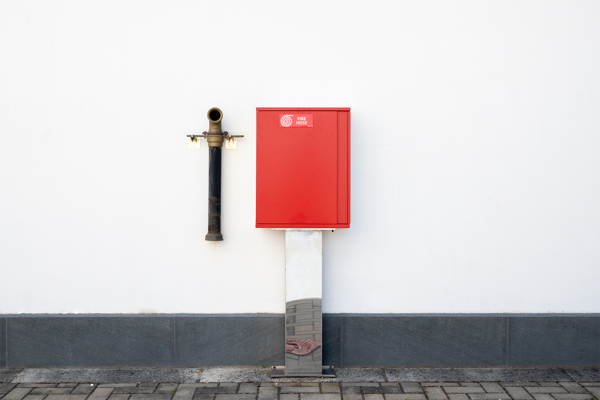 Clò_Uni70_Verniciato rosso_PIENO_esterno