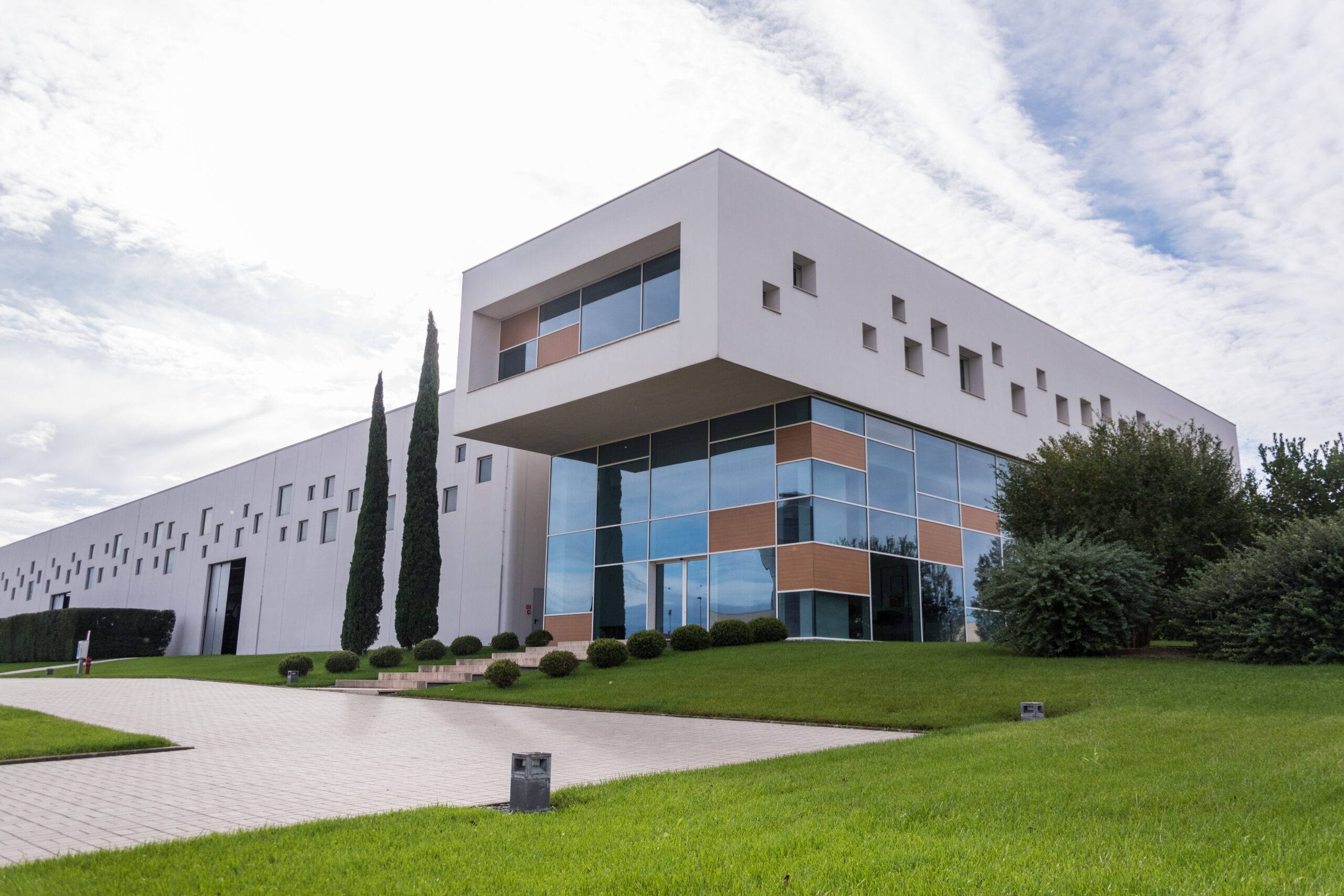 Foto azienda Daken | vista da lontano